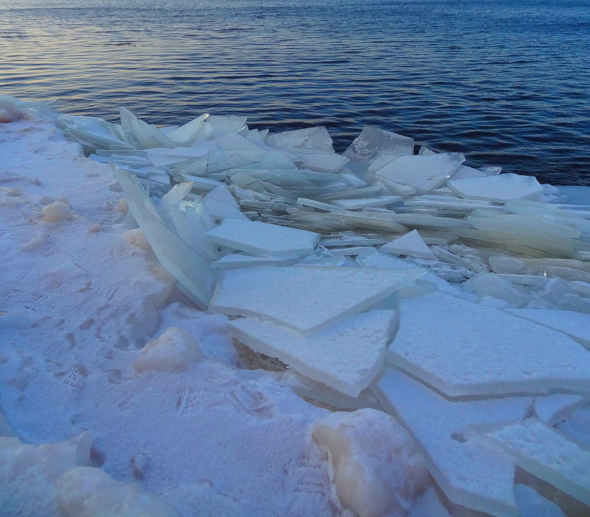 ice_bg | Wisconsin Sea Grant