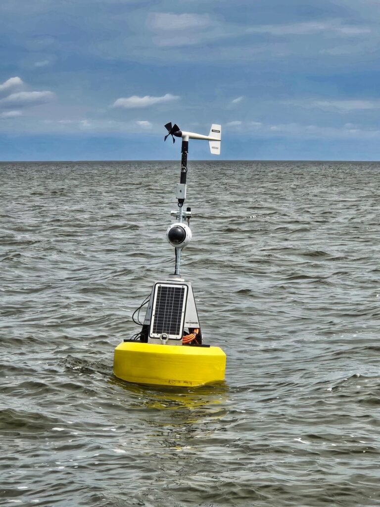 The harmful algal blooms monitoring buoy near Bay Beach Amusement Park. Image credit: Marie Zhukov, Wisconsin Sea Grant